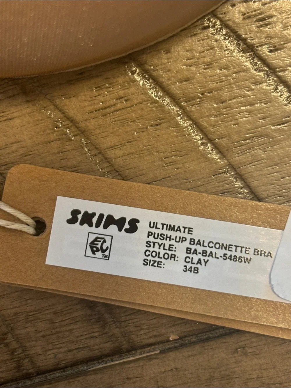 SKIMS Ultimate Push-Up Balconette Bra - Picture 3 of 3